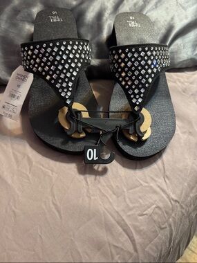 Time and Tru Black Rhinestone Thong Sandals